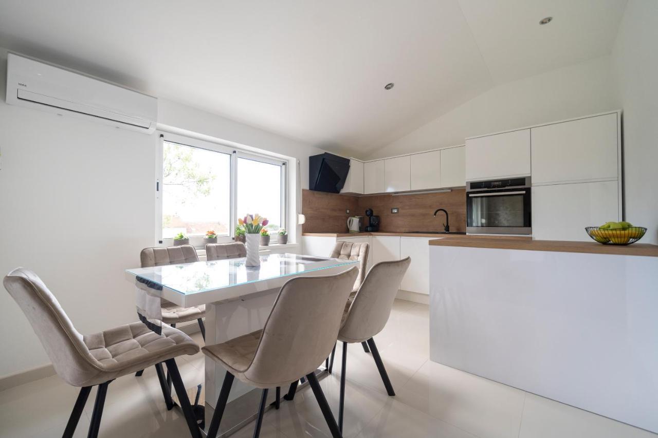 Apartment Absolute Gray ザダル エクステリア 写真