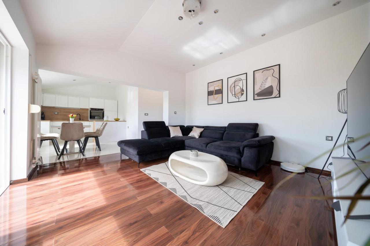 Apartment Absolute Gray ザダル エクステリア 写真