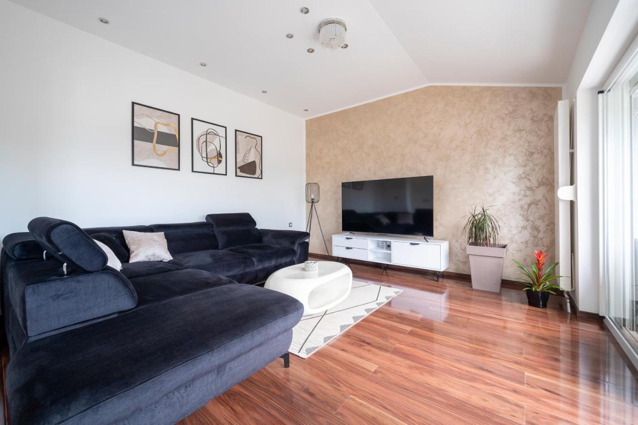 Apartment Absolute Gray ザダル エクステリア 写真