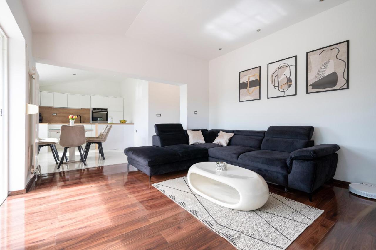 Apartment Absolute Gray ザダル エクステリア 写真